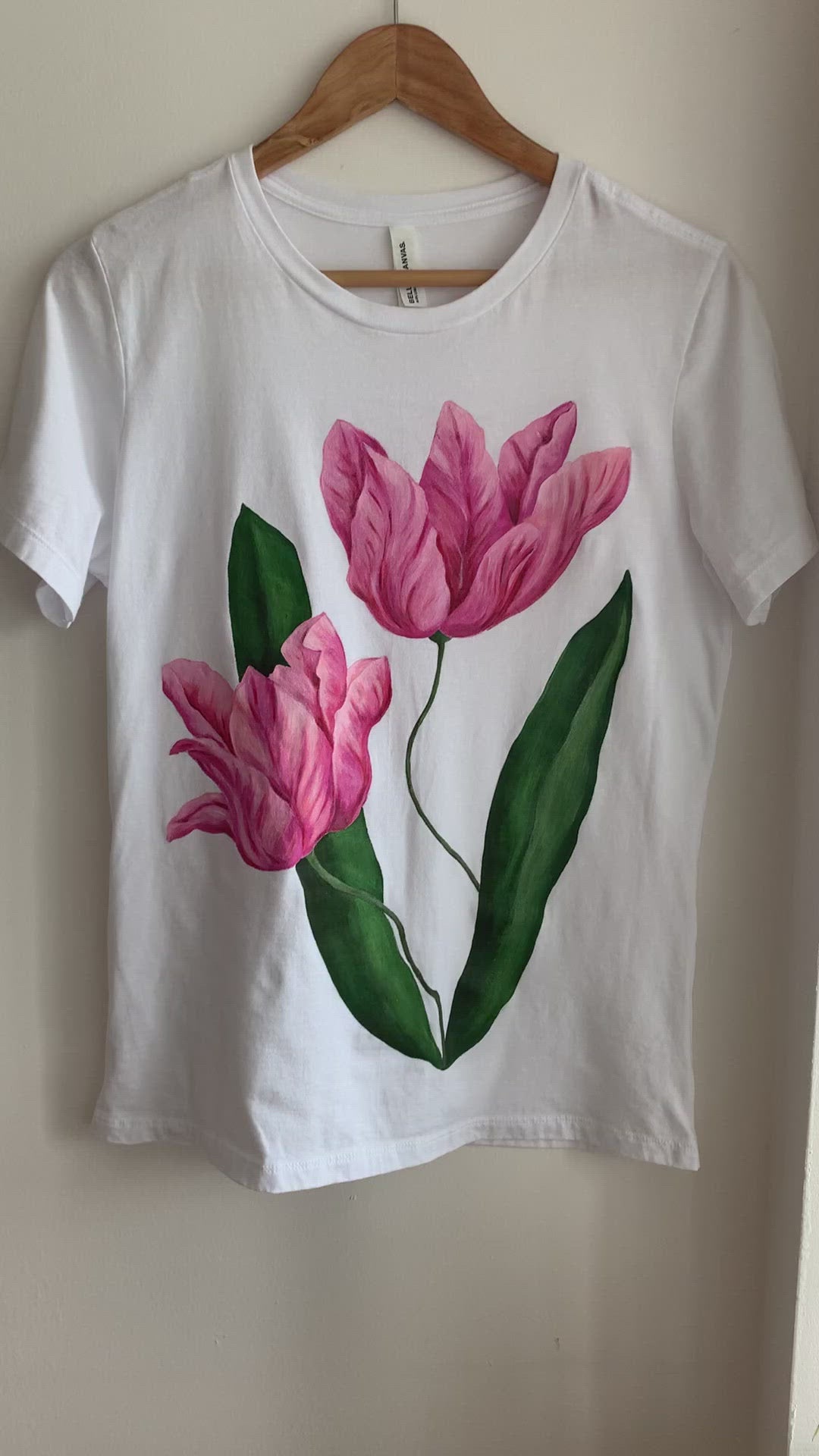 Pogo stick spring overdrivelse ikke noget Tulips" - Hand Painted On A 100% Cotton T-shirt – Mon Mon Designs
